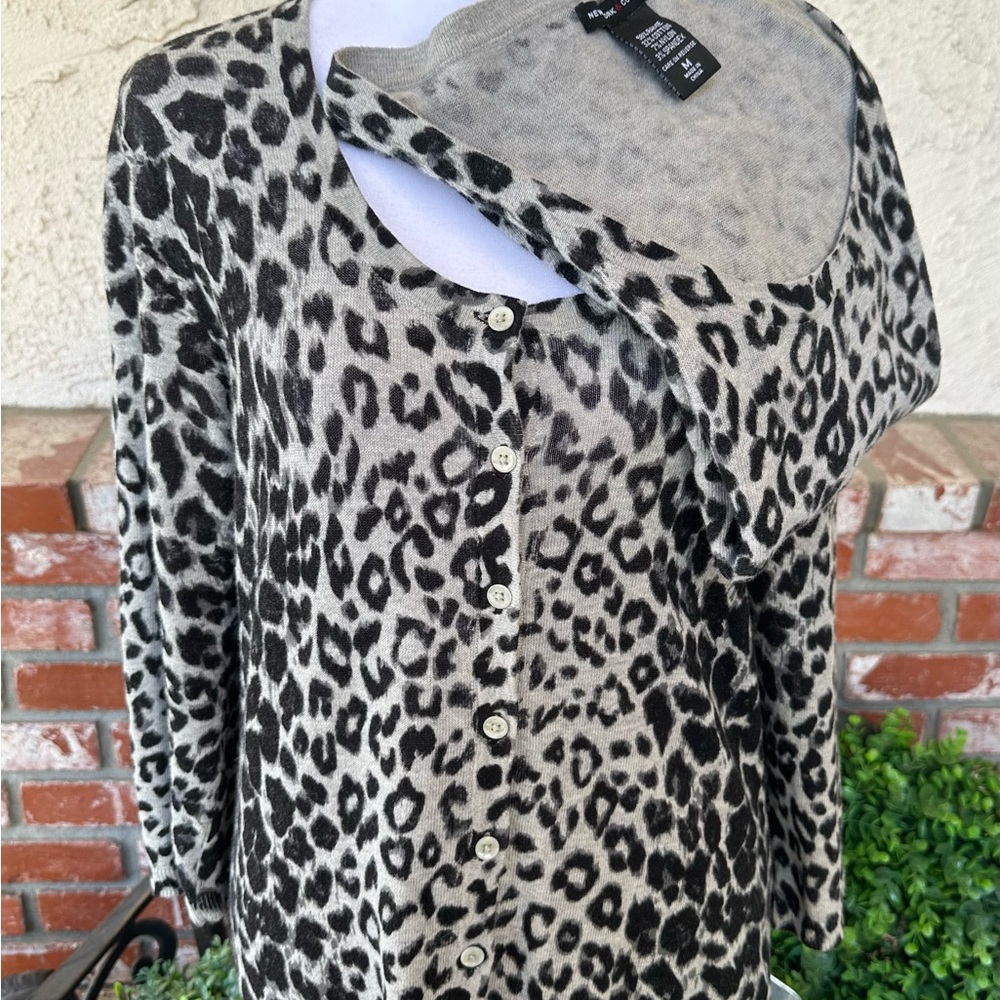New York & Company Cardigan & Tank Sweater Set; Black & Gray Leopard; Sz Medium - Picture 2 of 16